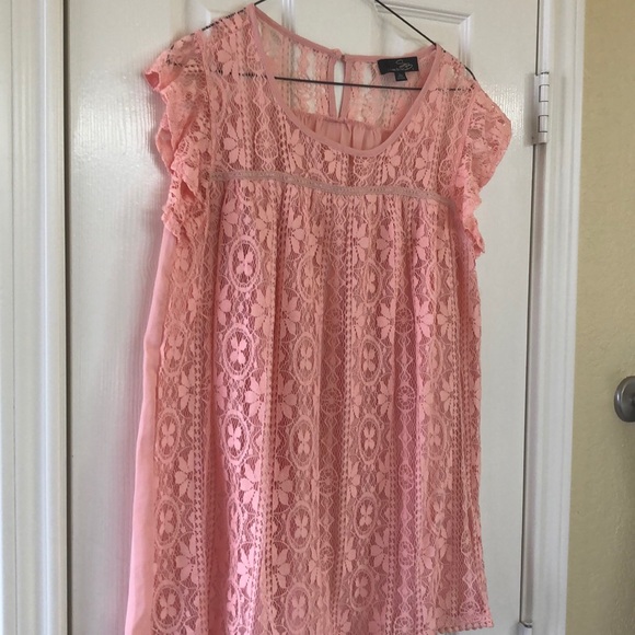 Fantastic design - peach lace top - Picture 1 of 4
